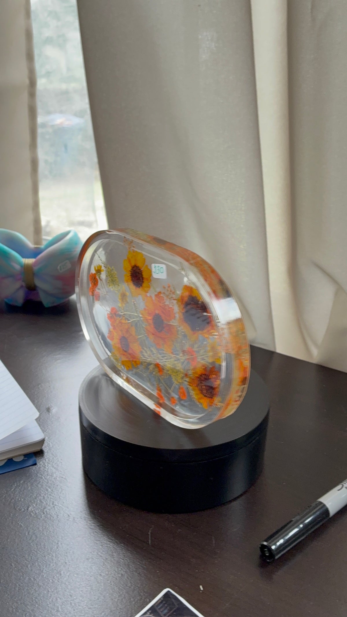 Pressed Wildflower Oval Resin Trinket Tray – Handmade Botanical Catch-All – additional product view