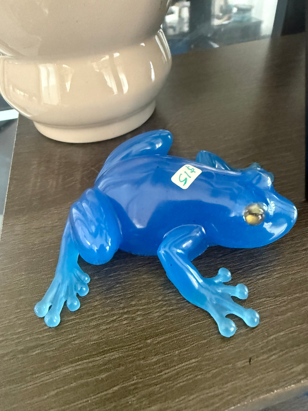Thermochromic Color-Changing Resin Frog – Blue to Purple – additional product view