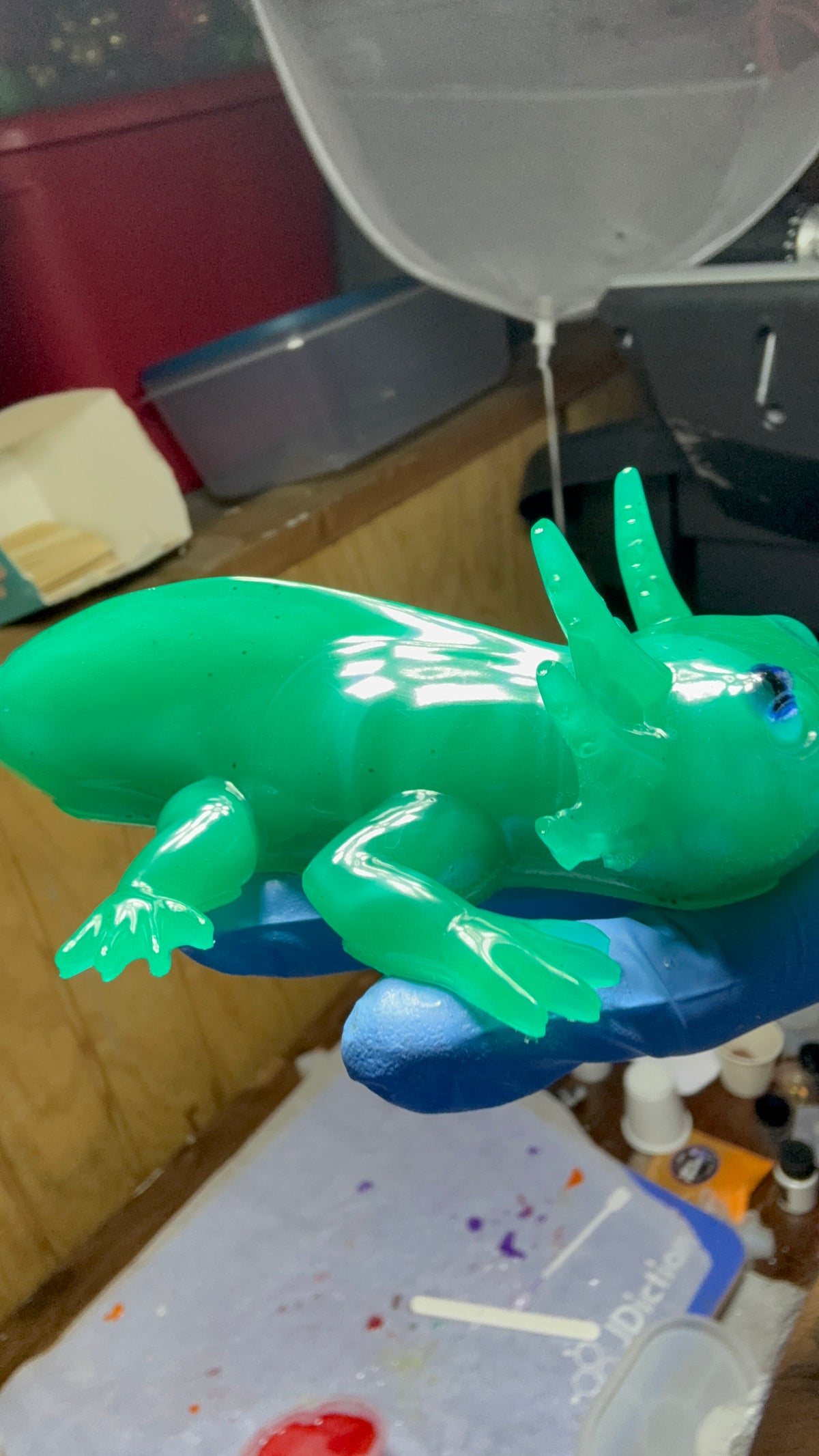 Thermochromic Color-Changing Axolotl – Teal Blue to Lime Green – additional product view