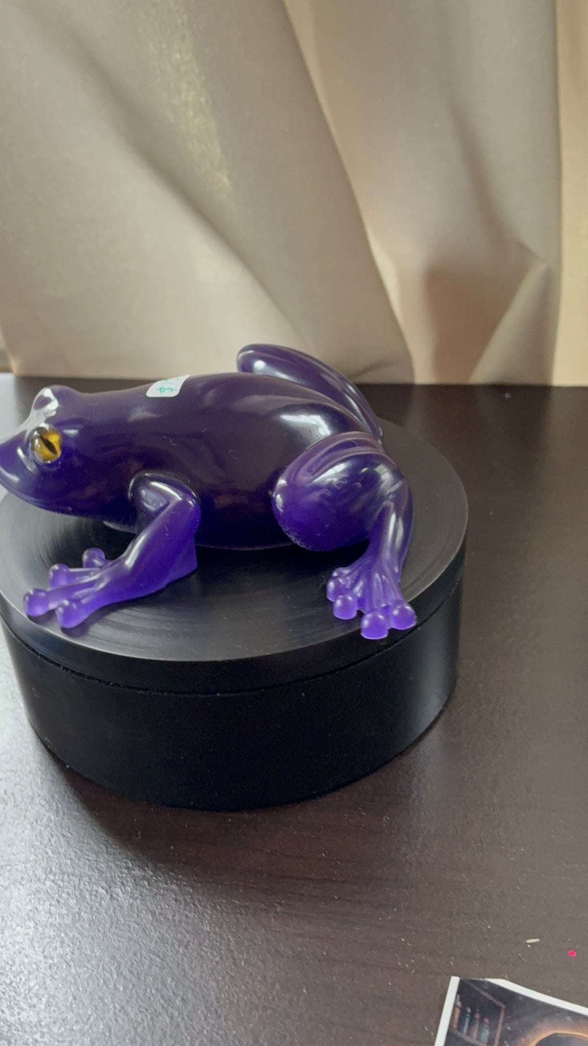Thermochromic Color-Changing Resin Frog – Blue to Purple – additional product view