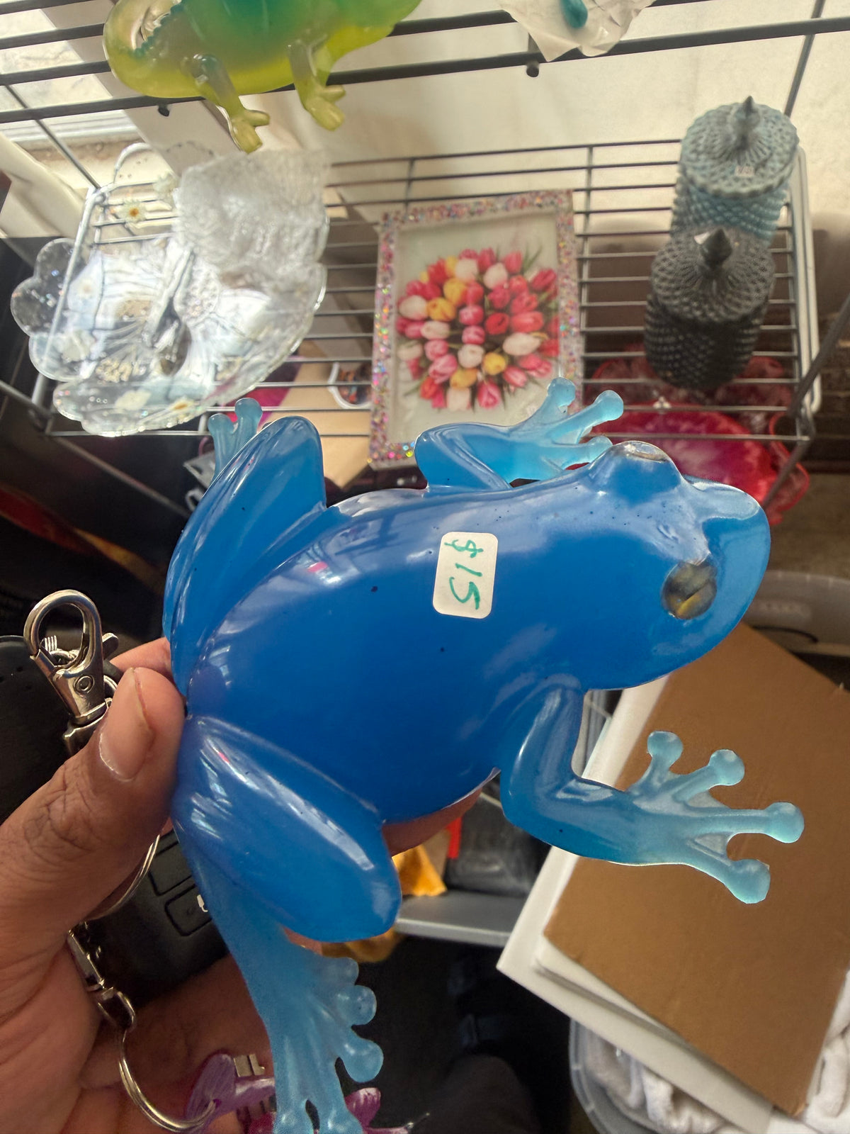 Thermochromic Color-Changing Resin Frog – Blue to Purple – additional product view