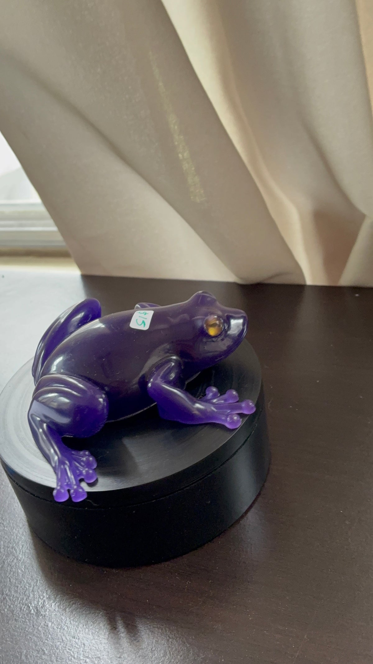 Thermochromic Color-Changing Resin Frog – Blue to Purple – additional product view