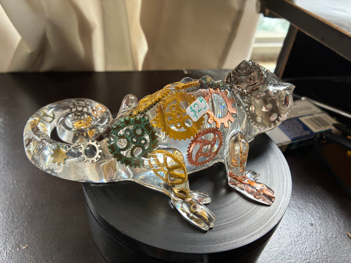 Handmade Steampunk Gear Resin Chameleon Sculpture | Illuminated Decor – additional product view