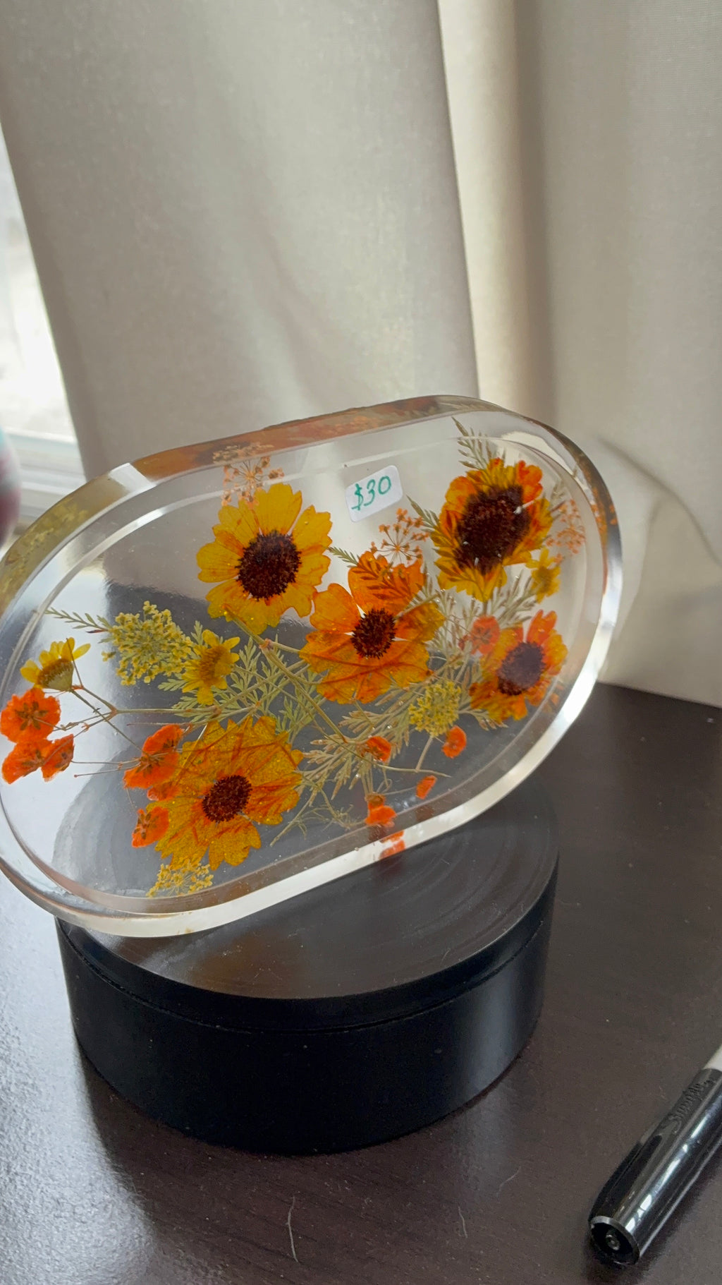 Pressed Wildflower Oval Resin Trinket Tray – Handmade Botanical Catch-All – additional product view