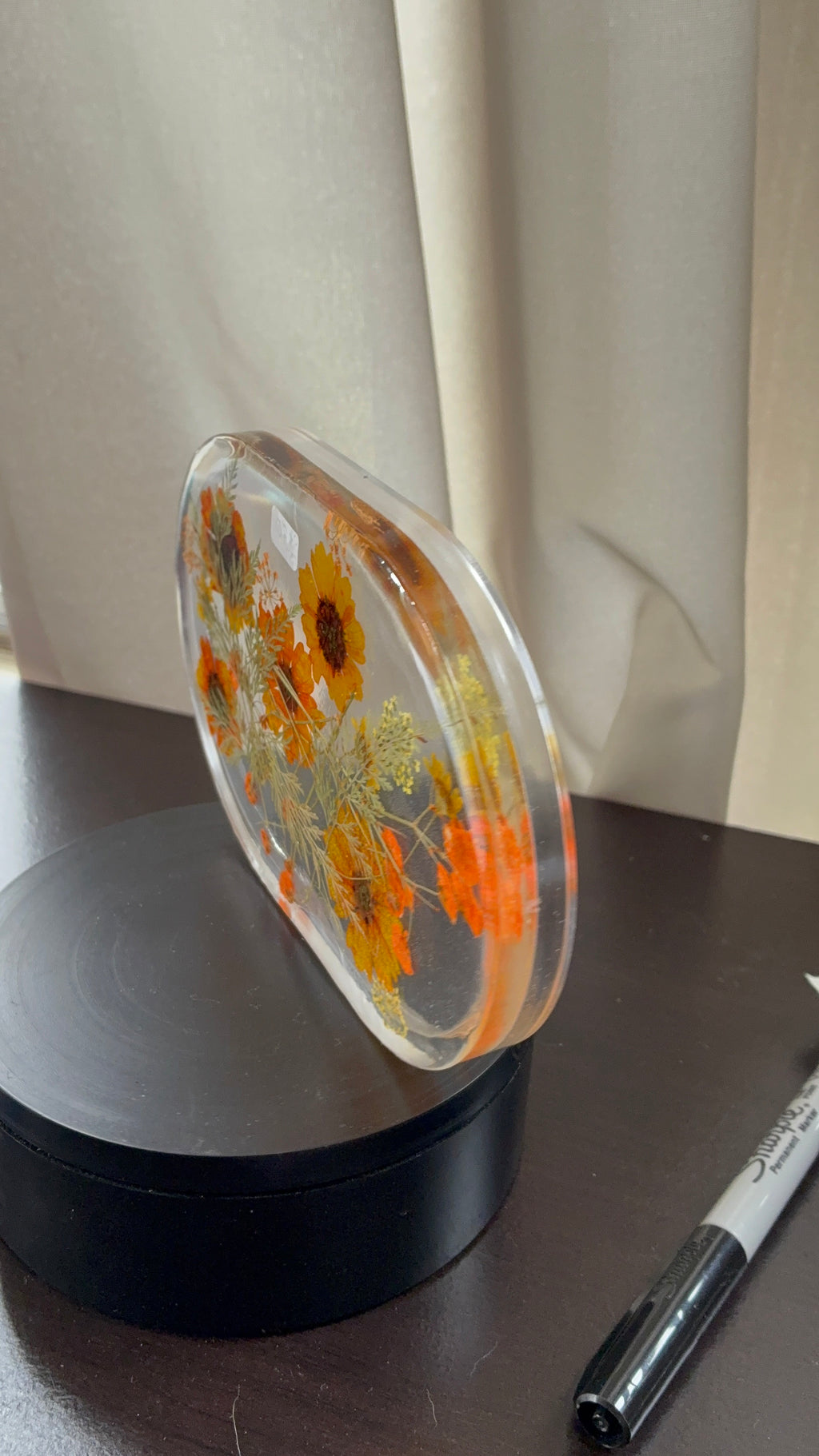 Pressed Wildflower Oval Resin Trinket Tray – Handmade Botanical Catch-All – additional product view