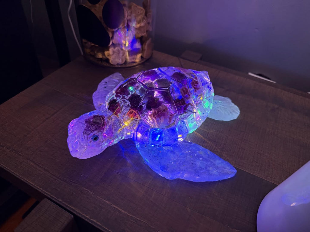 Giant Crystal Resin Turtle with Preserved Roses & LED Light Base – additional product view