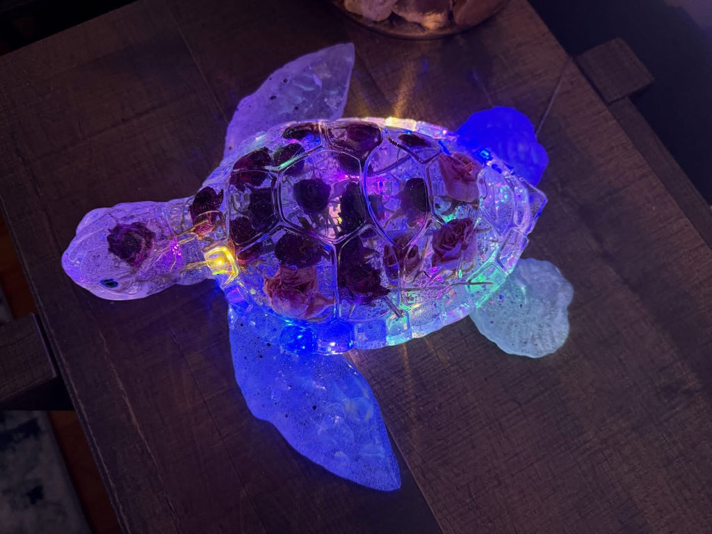 Giant Crystal Resin Turtle with Preserved Roses & LED Light Base – additional product view