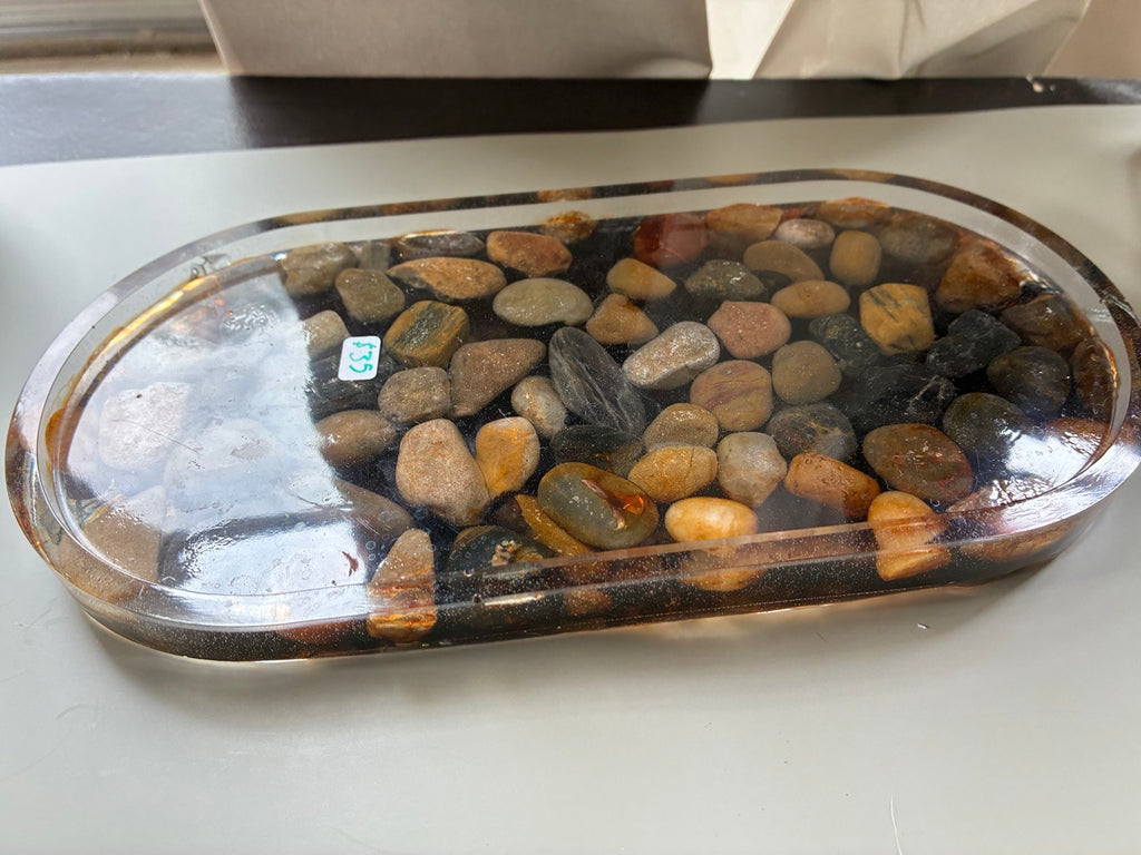 Handmade resin tray with natural stones