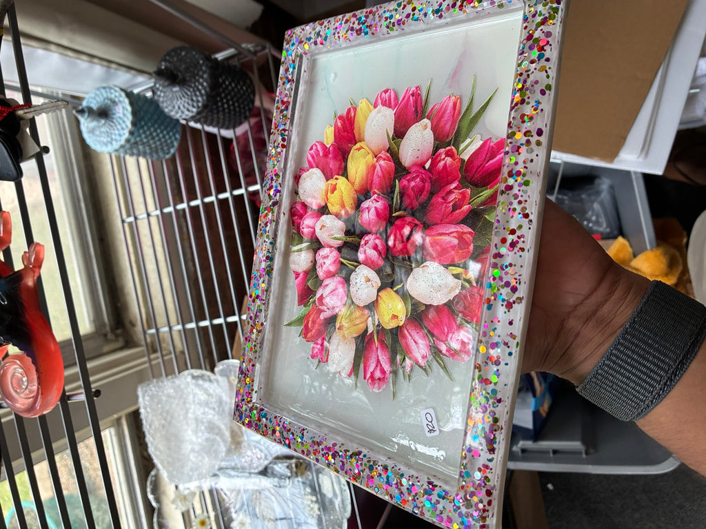 Floral resin tray detail