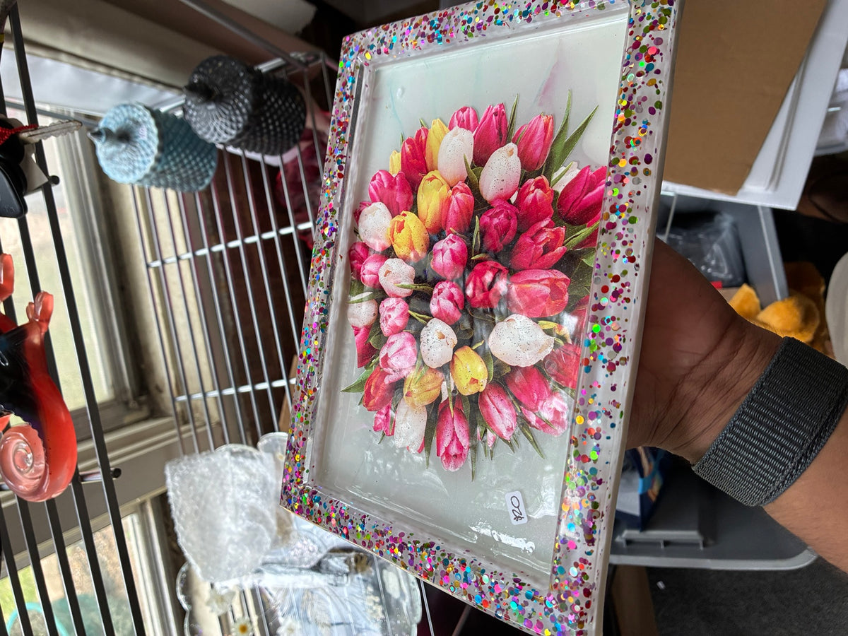 Floral resin tray detail