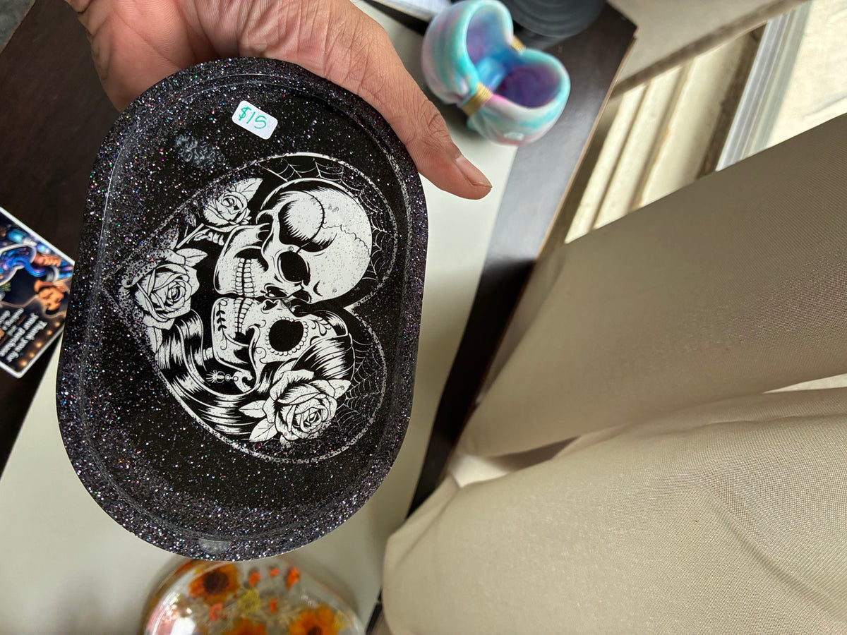Black glitter Halloween resin catch-all tray with skull couple design view 4